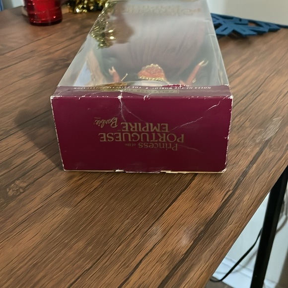 Portuguese Princess Barbie - Picture 10 of 10